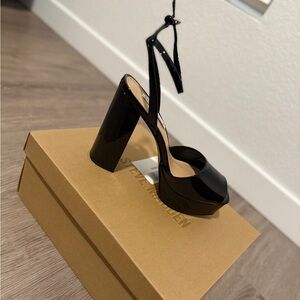 Steve Madden Black Chunky Heel Sandals